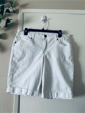 Faded Glory White Women's Bermuda Shorts Size 14 Stretch Cuffed